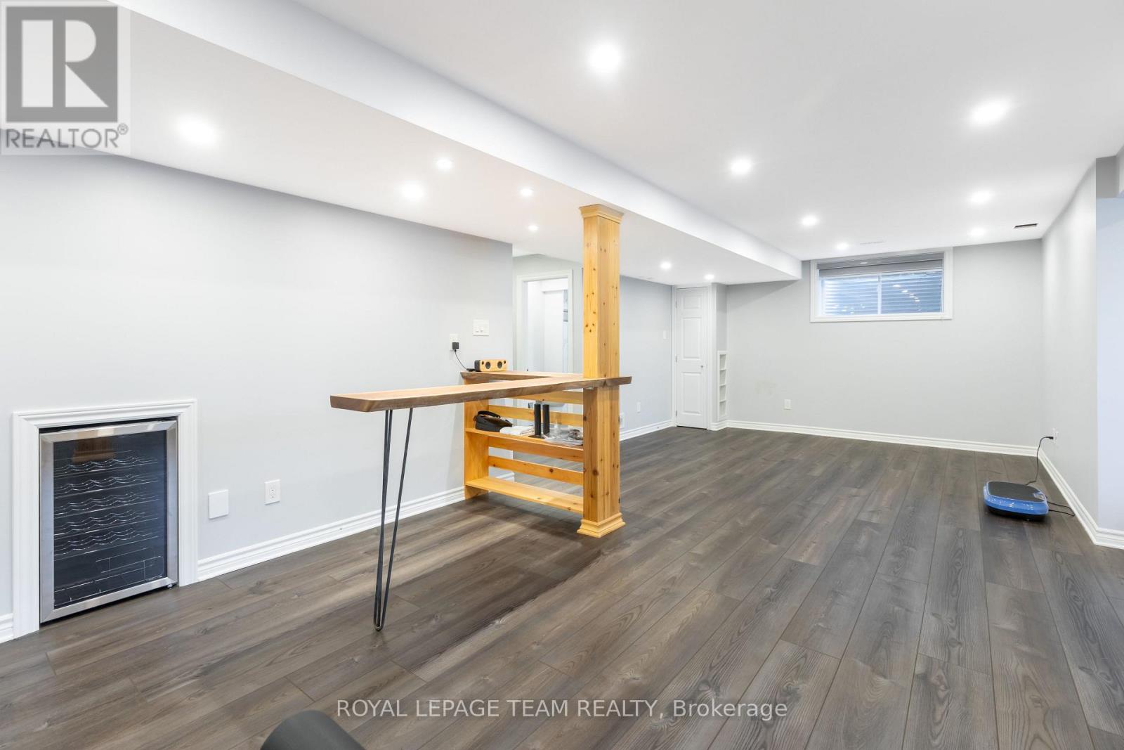 512 BRECCIA HEIGHTS — photo 45 of 47