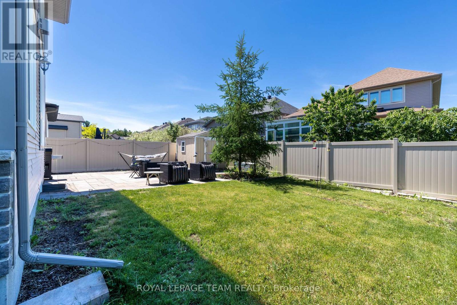 512 BRECCIA HEIGHTS — photo 8 of 47