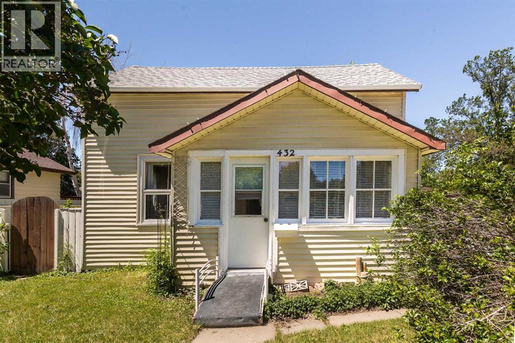 432 12A Street N - photo 2