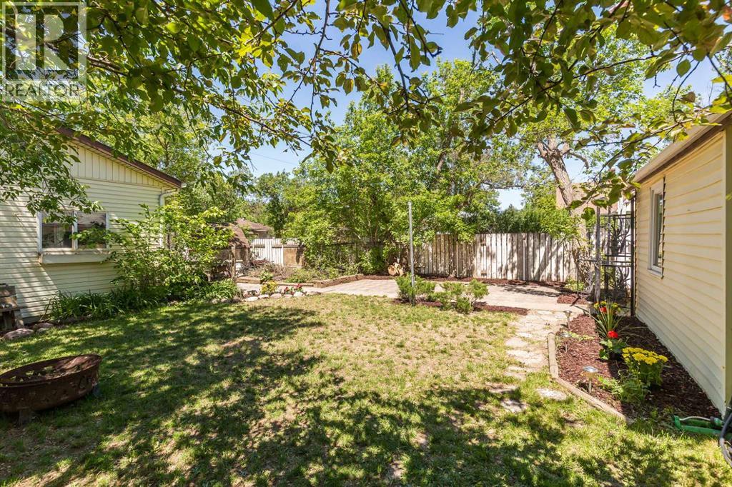 432 12A Street N — photo 30