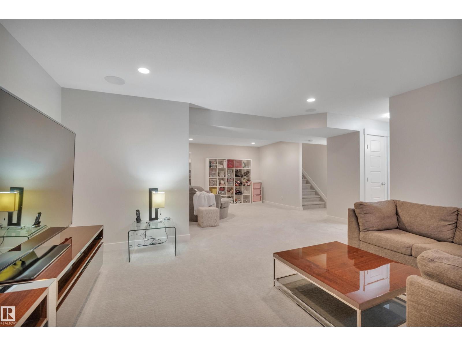 186 SHEPPARD CI — photo 48