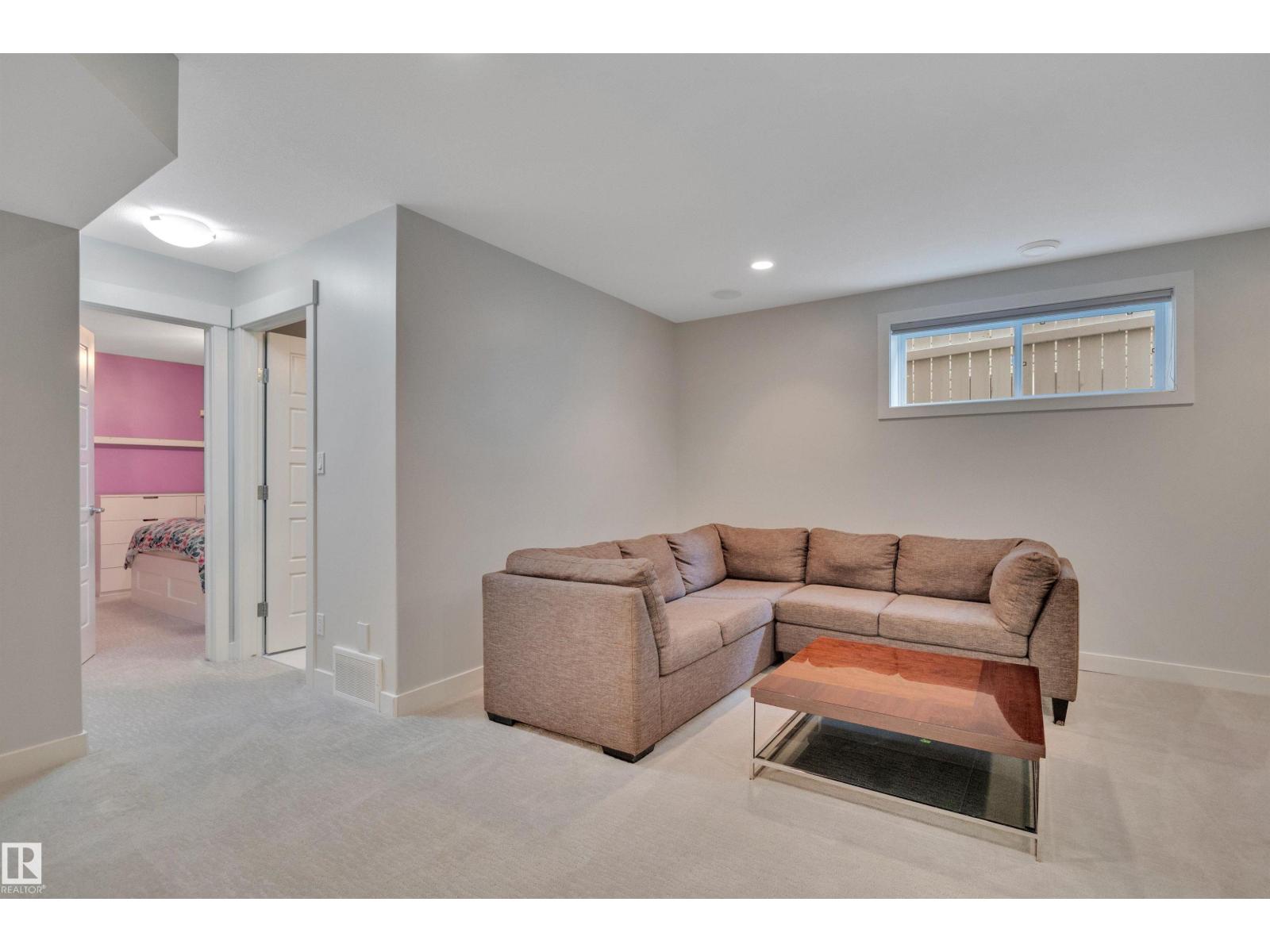 186 SHEPPARD CI — photo 49