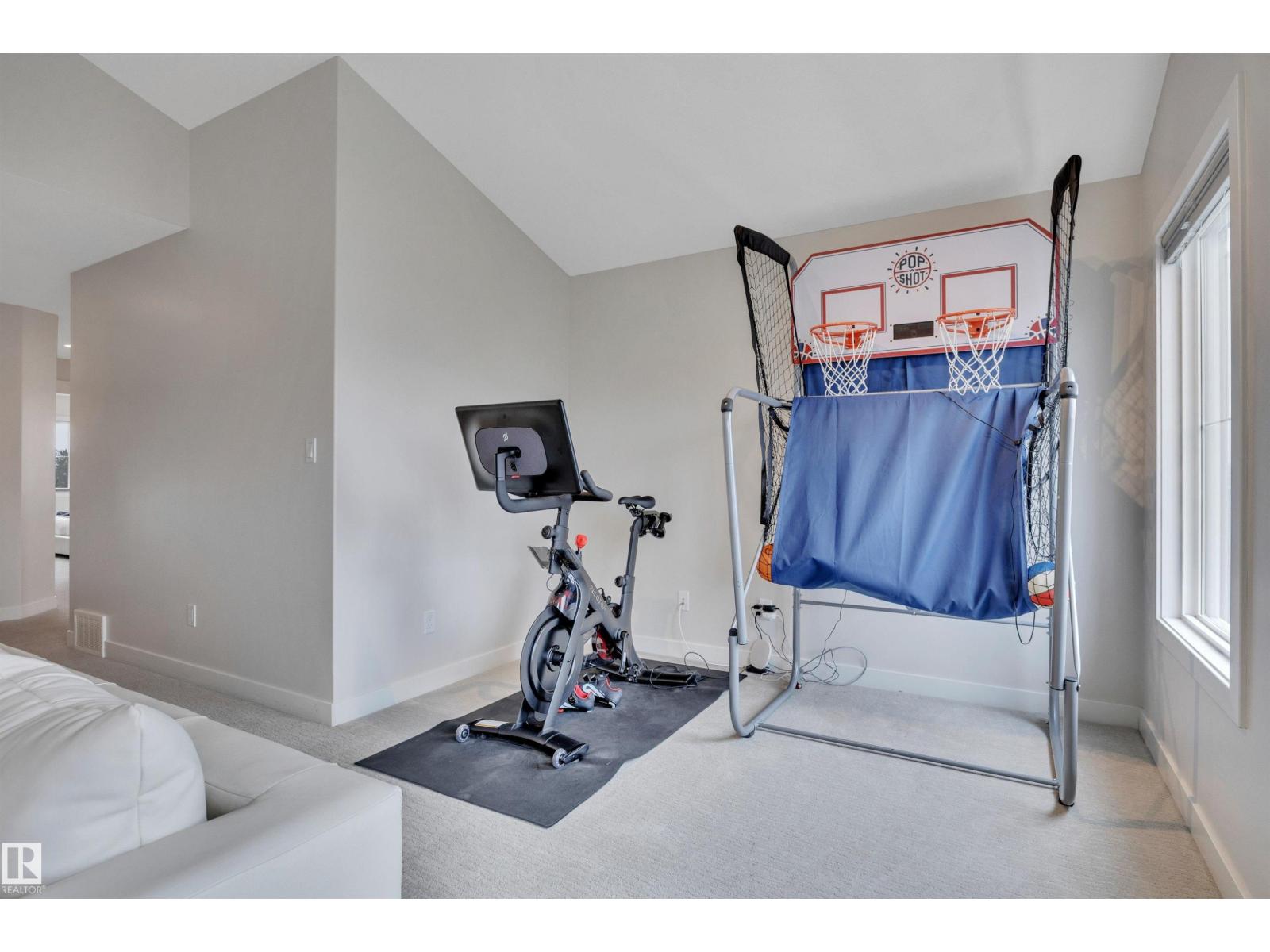 186 SHEPPARD CI — photo 41