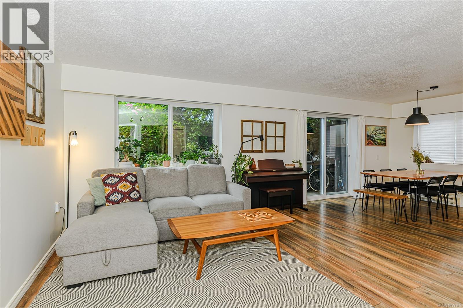 #1 840 Craigflower Rd - Image 2