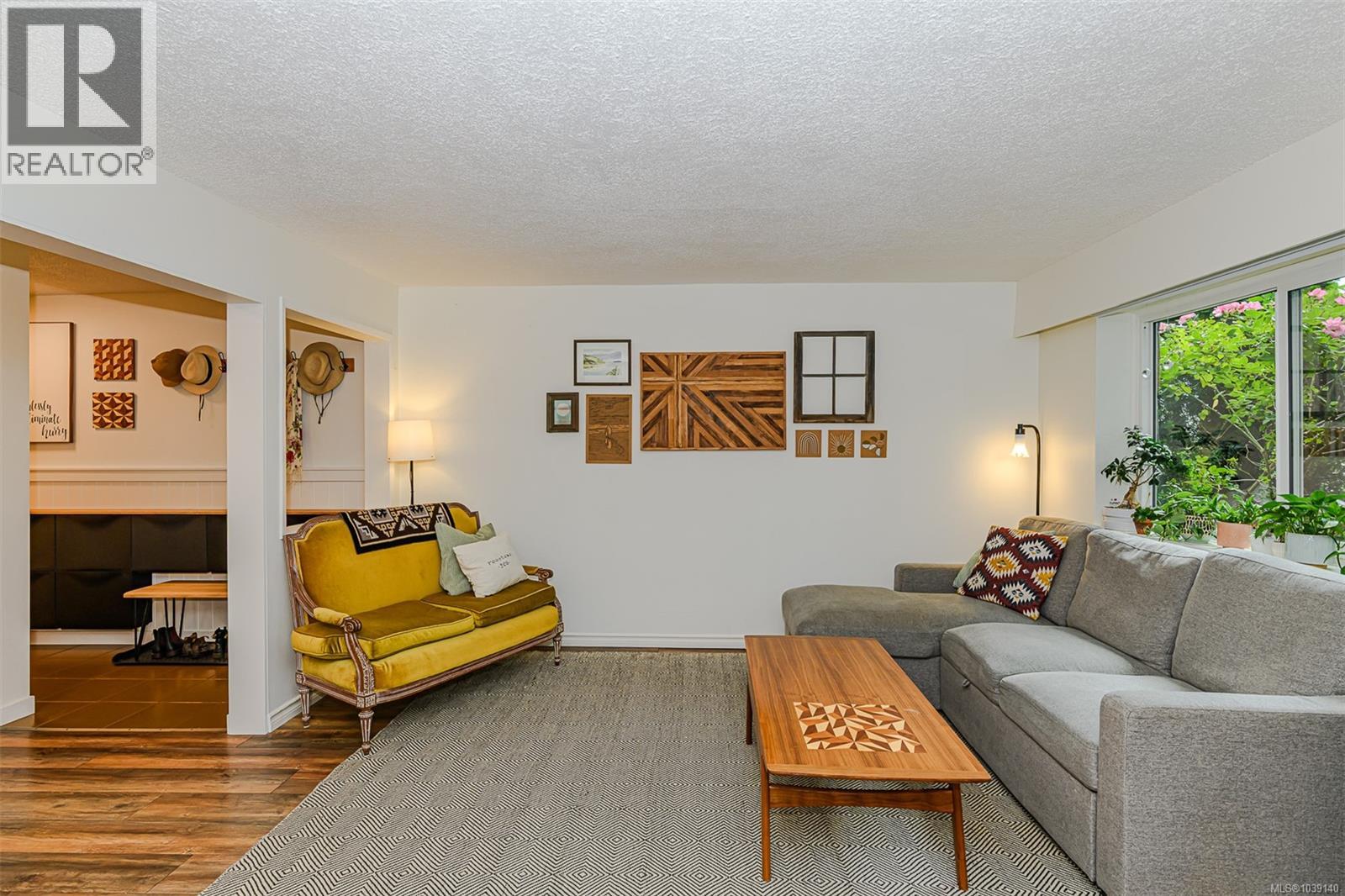#1 840 Craigflower Rd - Image 3