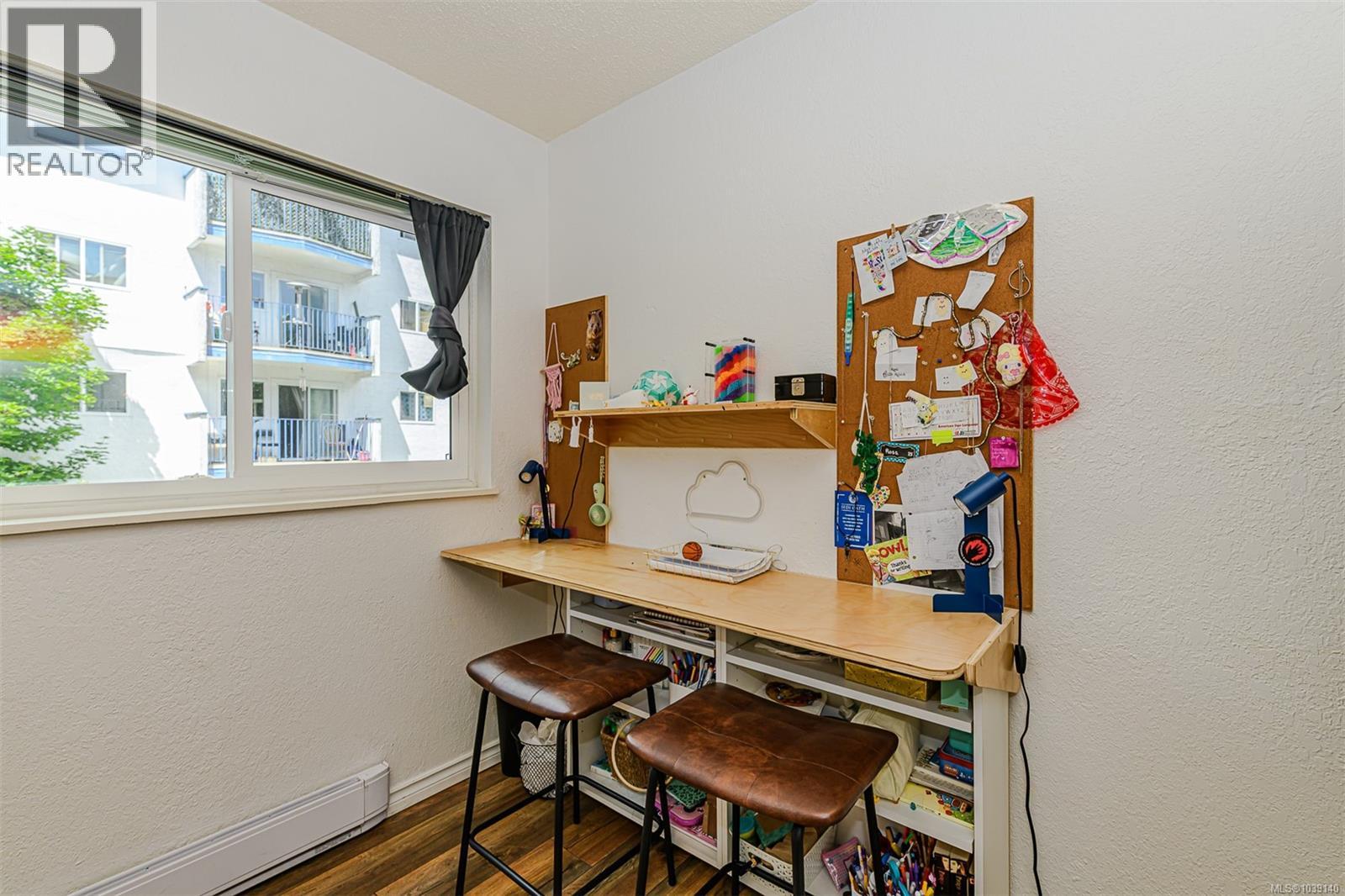 #1 840 Craigflower Rd - 24