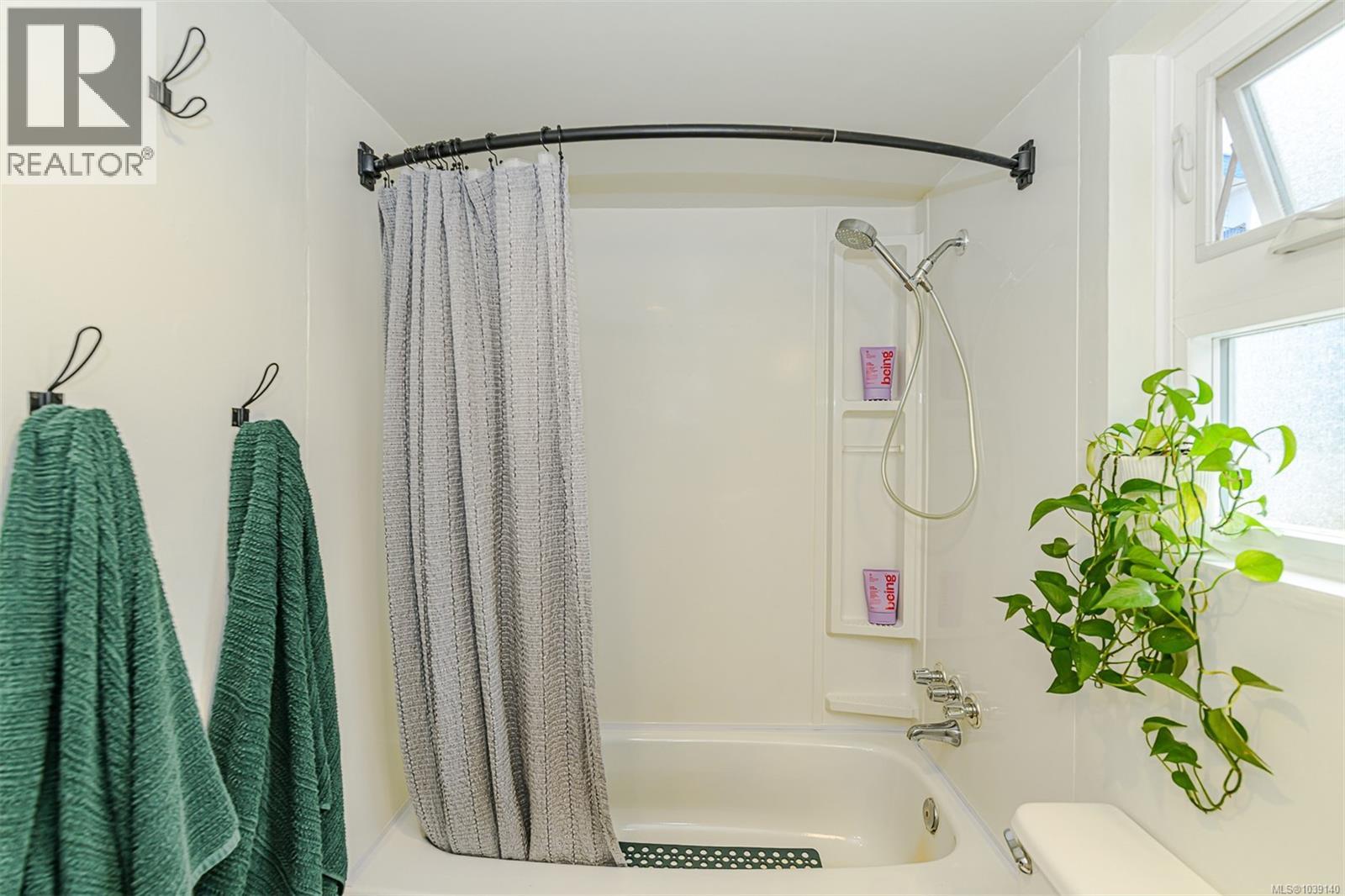 #1 840 Craigflower Rd - 26