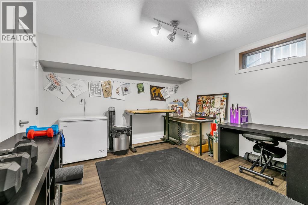 120 Woodbrook Close SW — photo 32