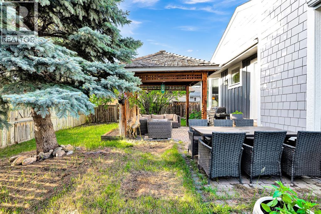 120 Woodbrook Close SW — photo 43