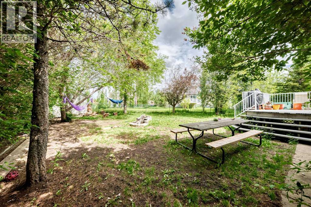 275 6 Avenue NW — photo 35