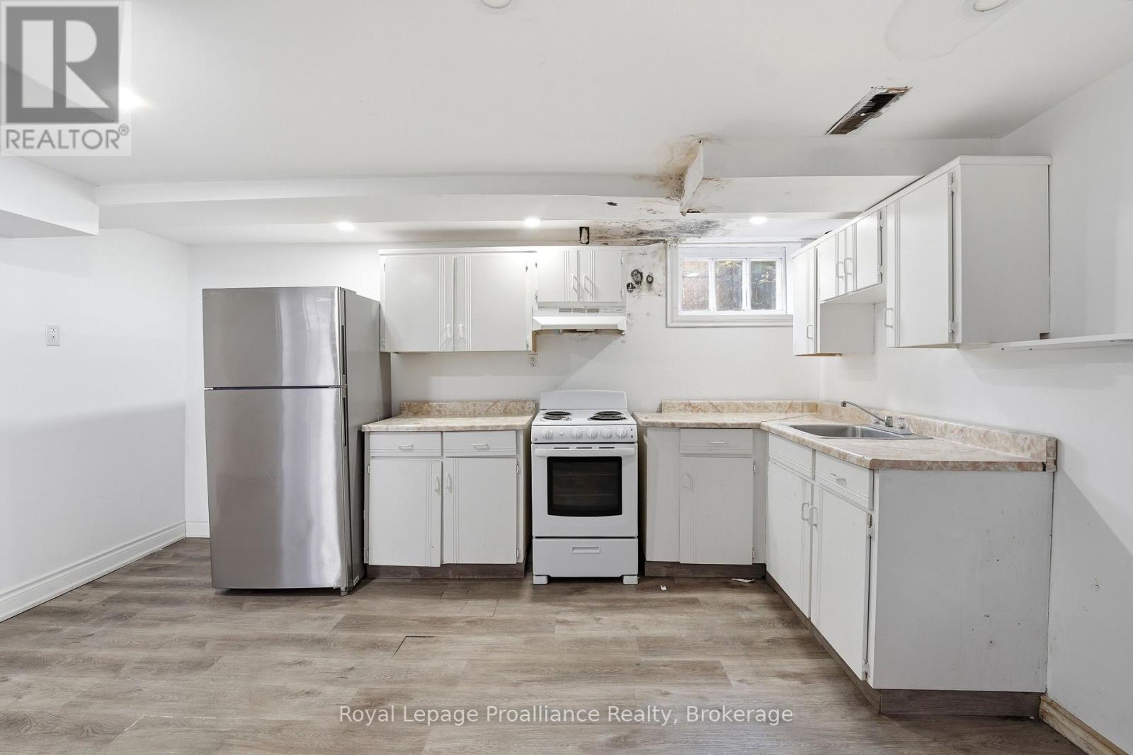 355 BRIDGE STREET E - 25