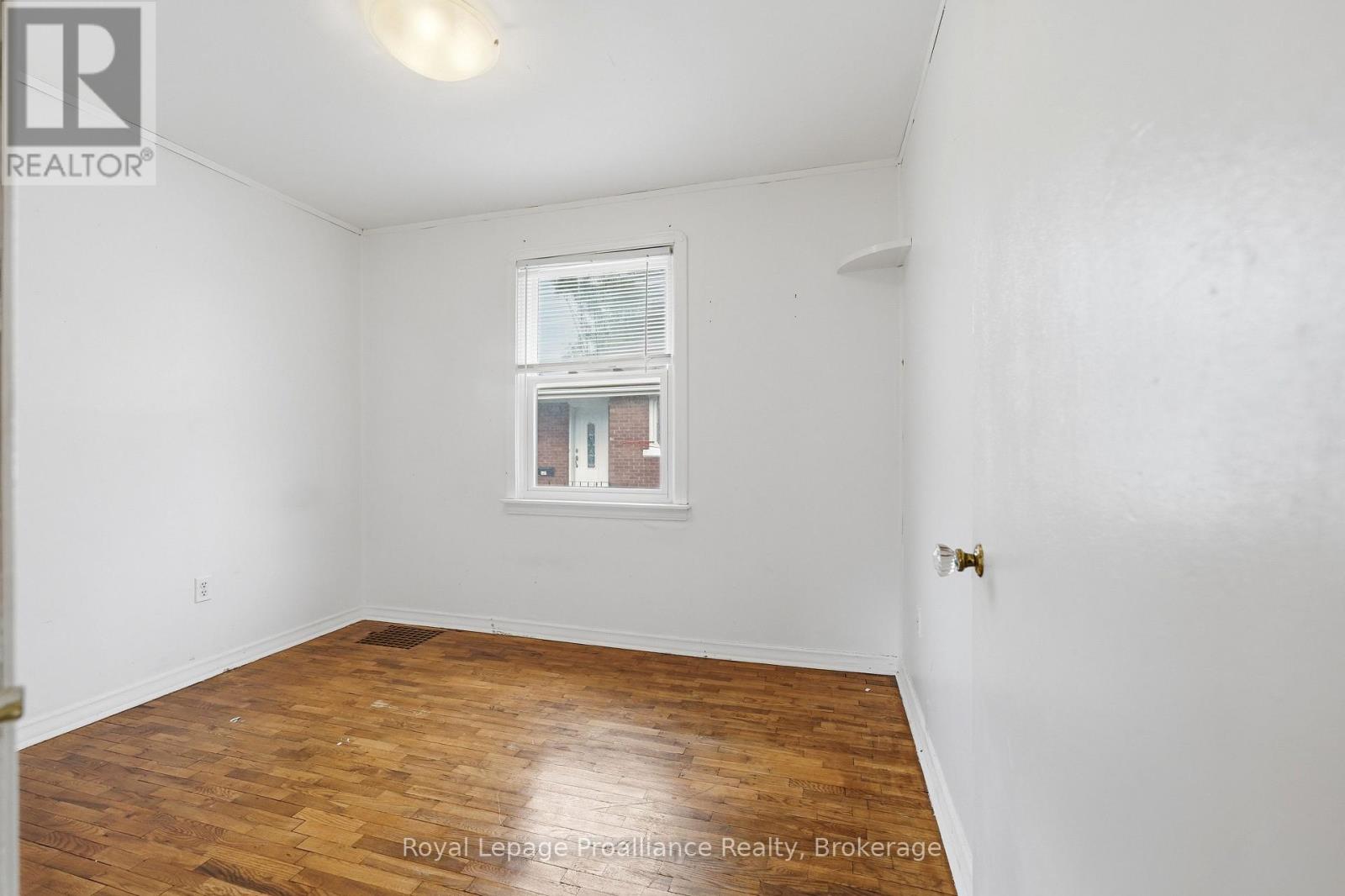 355 BRIDGE STREET E - 19