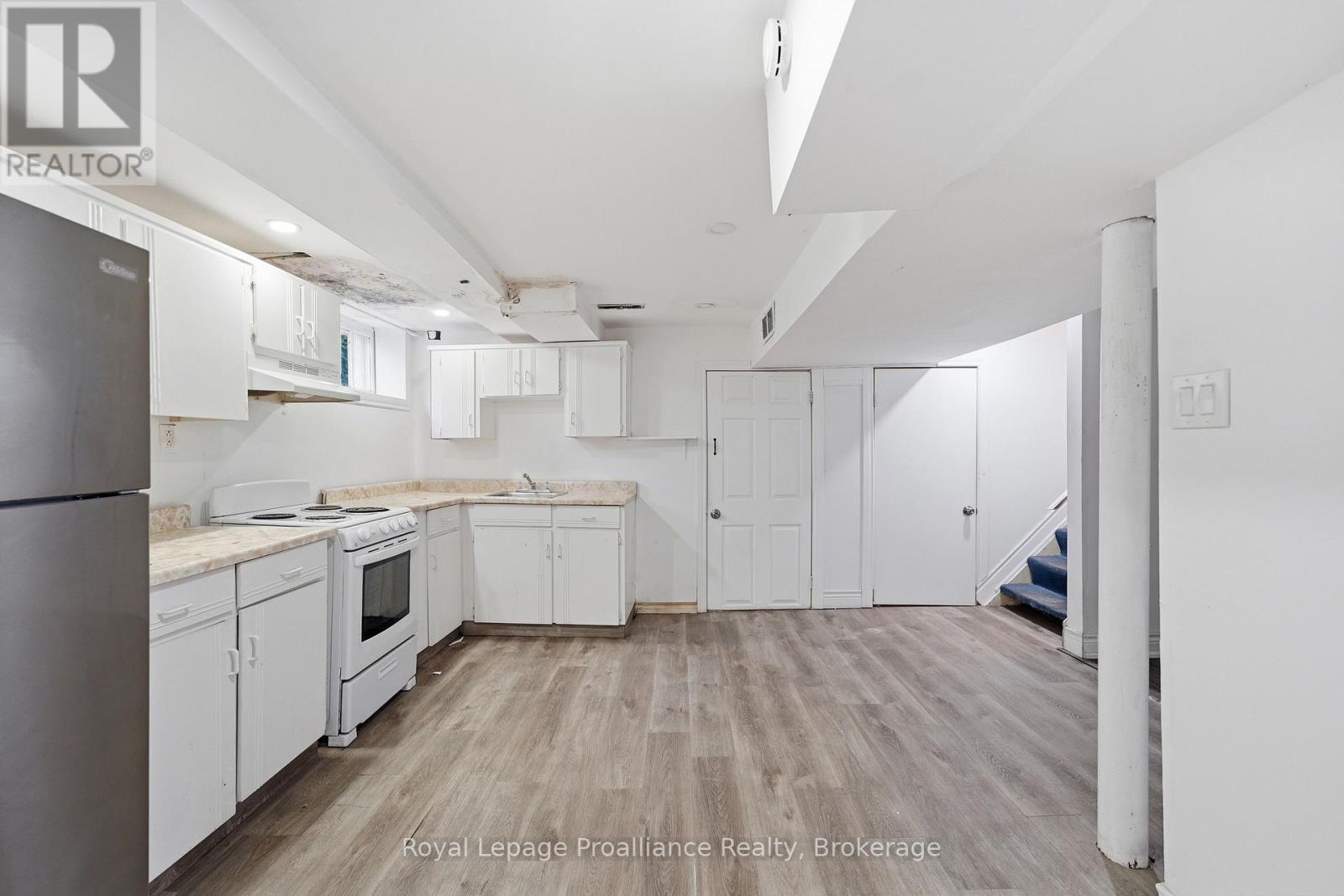 355 BRIDGE STREET E - 26