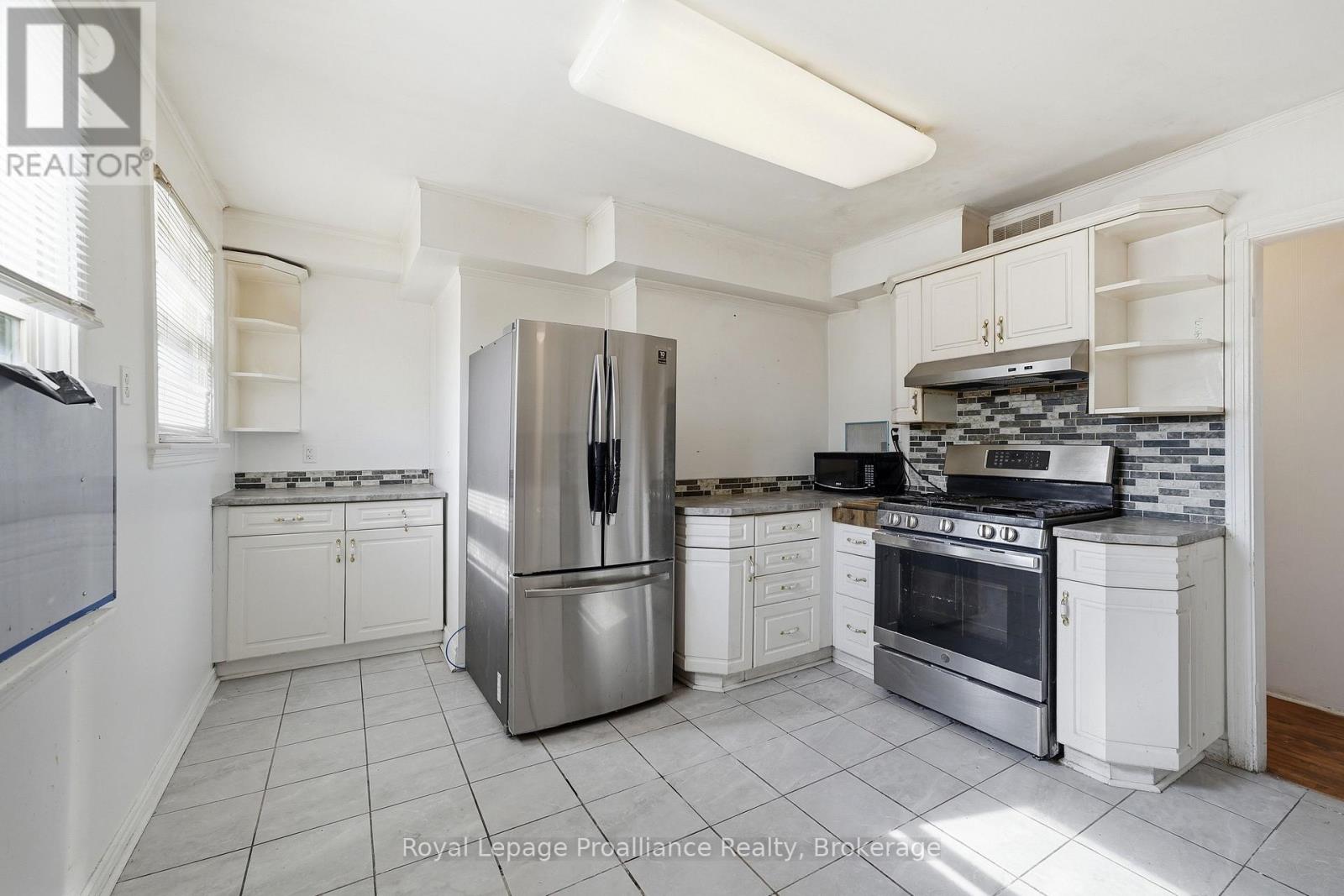 355 BRIDGE STREET E - 22