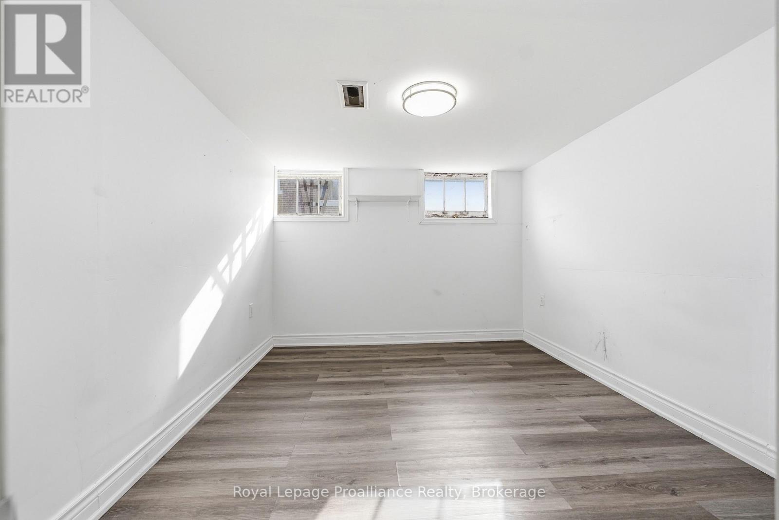 355 BRIDGE STREET E - 29