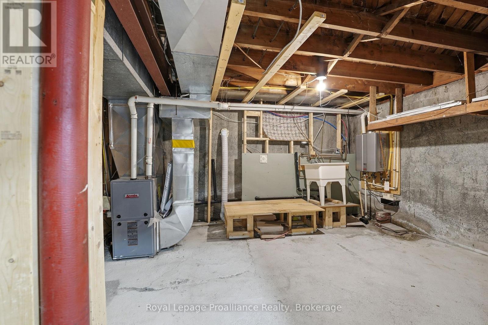 355 BRIDGE STREET E - 33