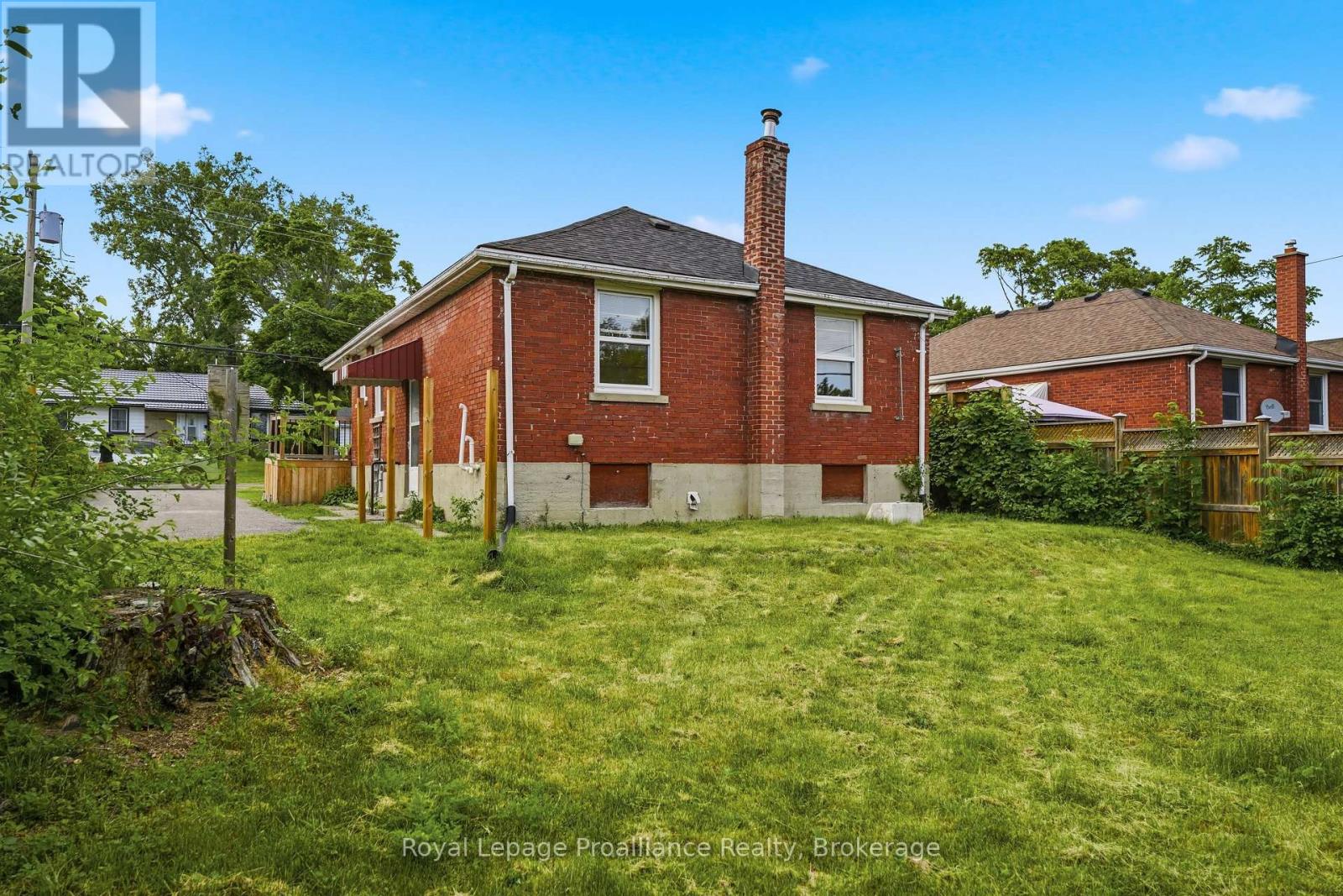 355 BRIDGE STREET E - 38