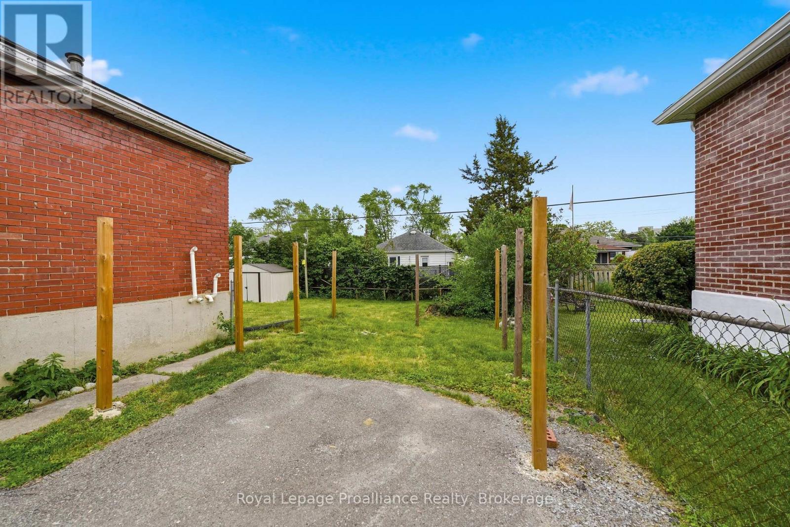 355 BRIDGE STREET E - 35