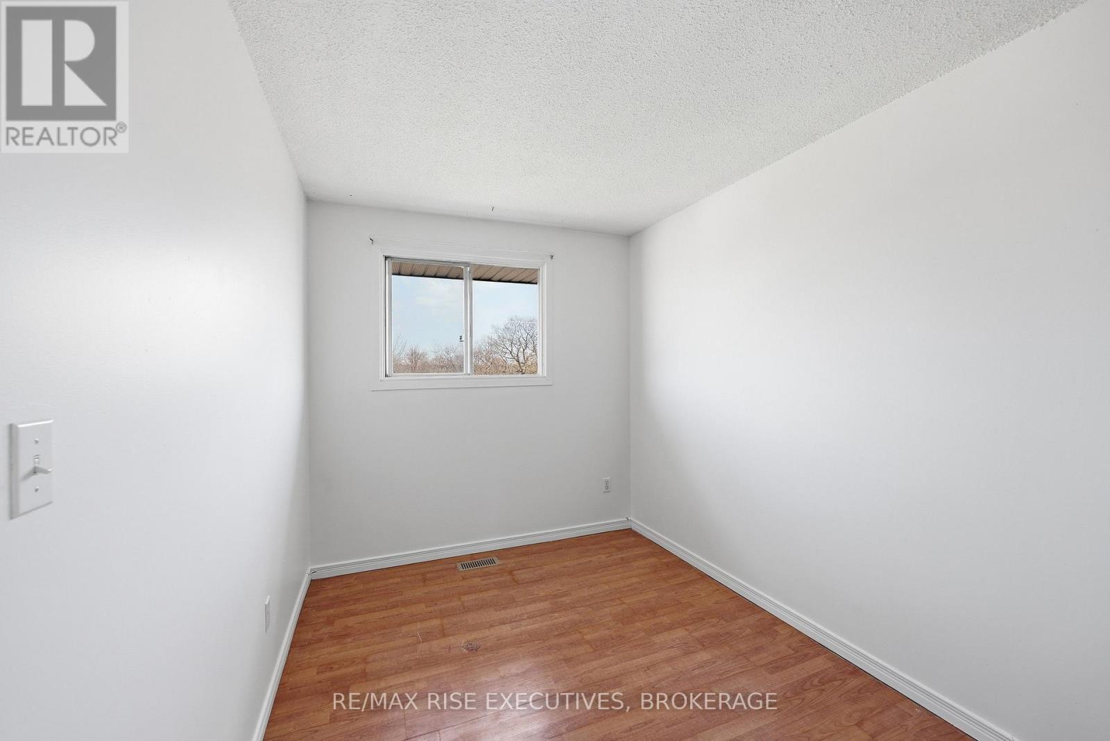 75 WYCLIFFE CRESCENT - 31