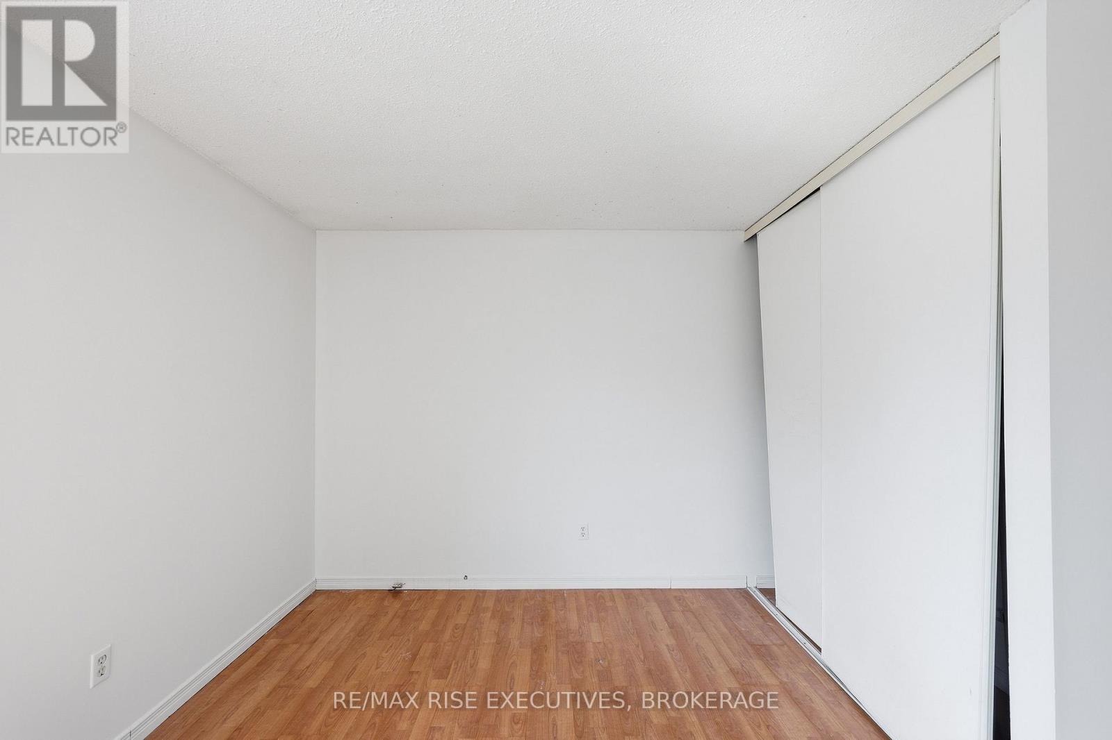 75 WYCLIFFE CRESCENT - 29