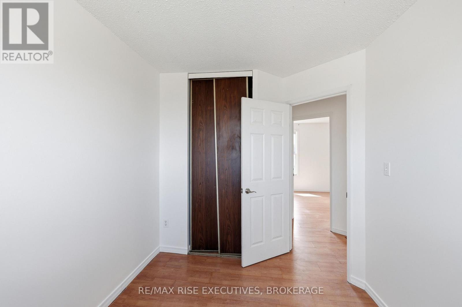 75 WYCLIFFE CRESCENT - 32