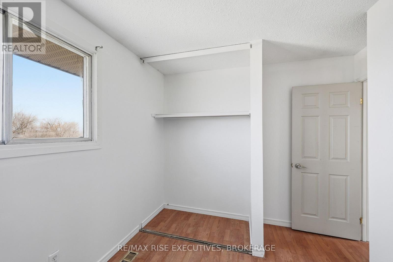 75 WYCLIFFE CRESCENT - 35