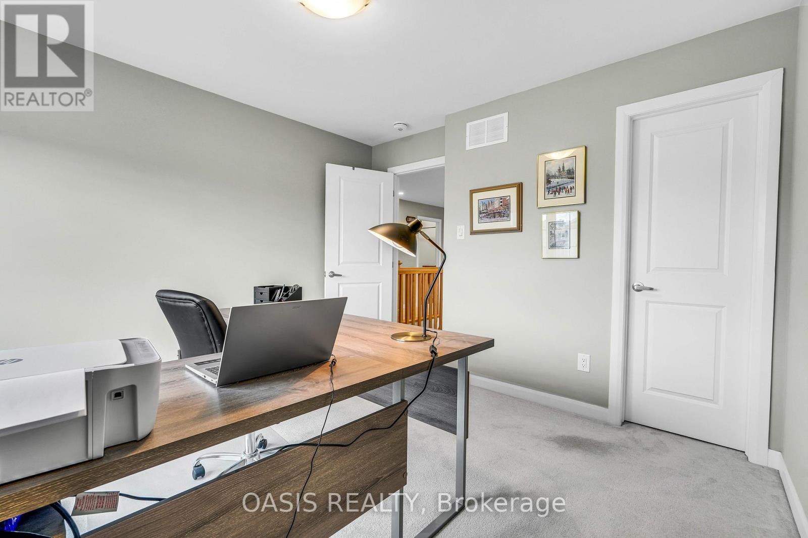 80 LANTERN ROAD - 24