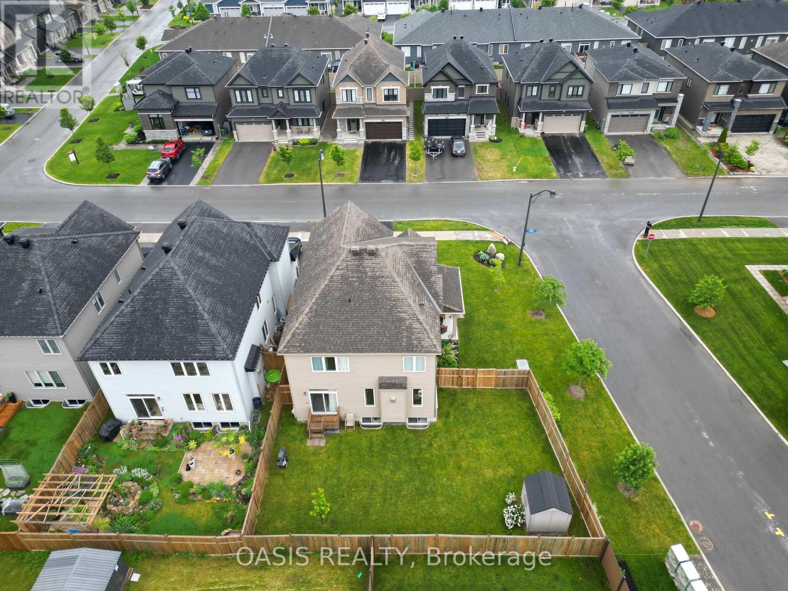 80 LANTERN ROAD - 42