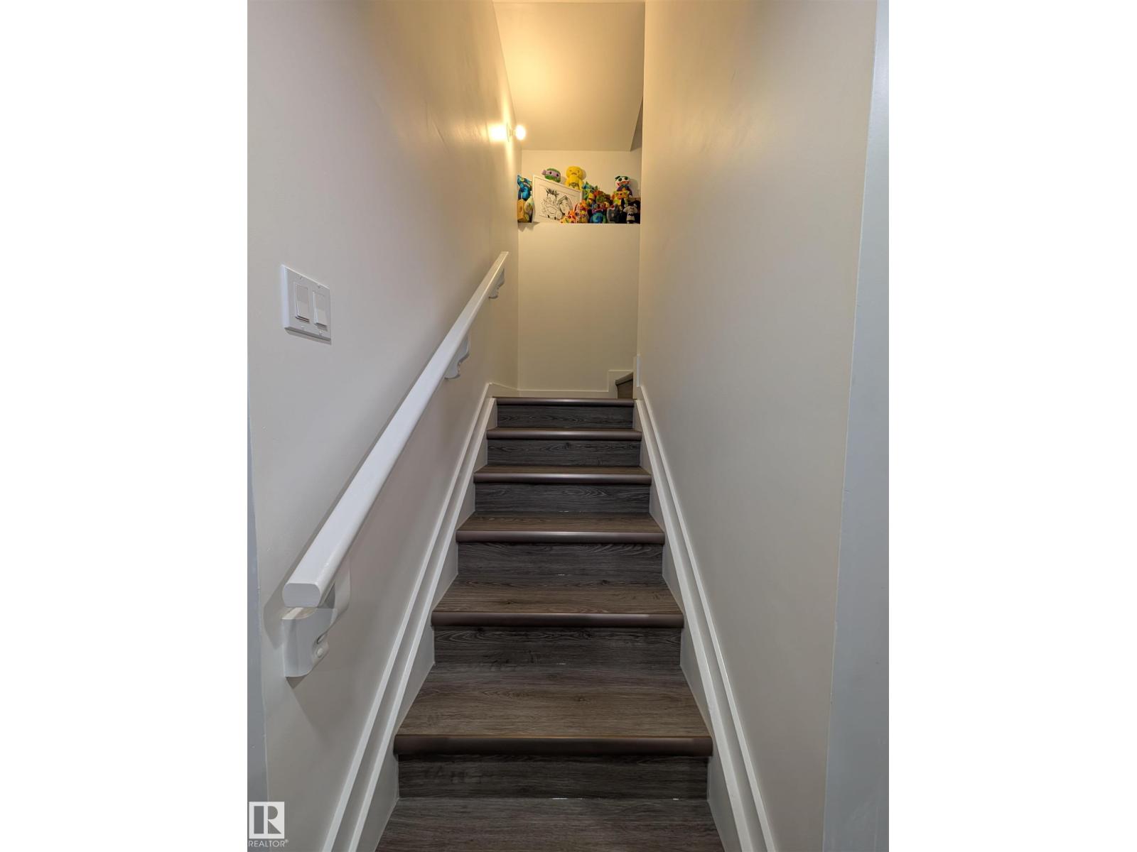 9240 224 ST NW - 18