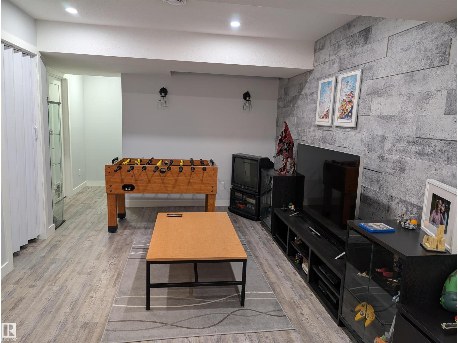9240 224 ST NW - 21