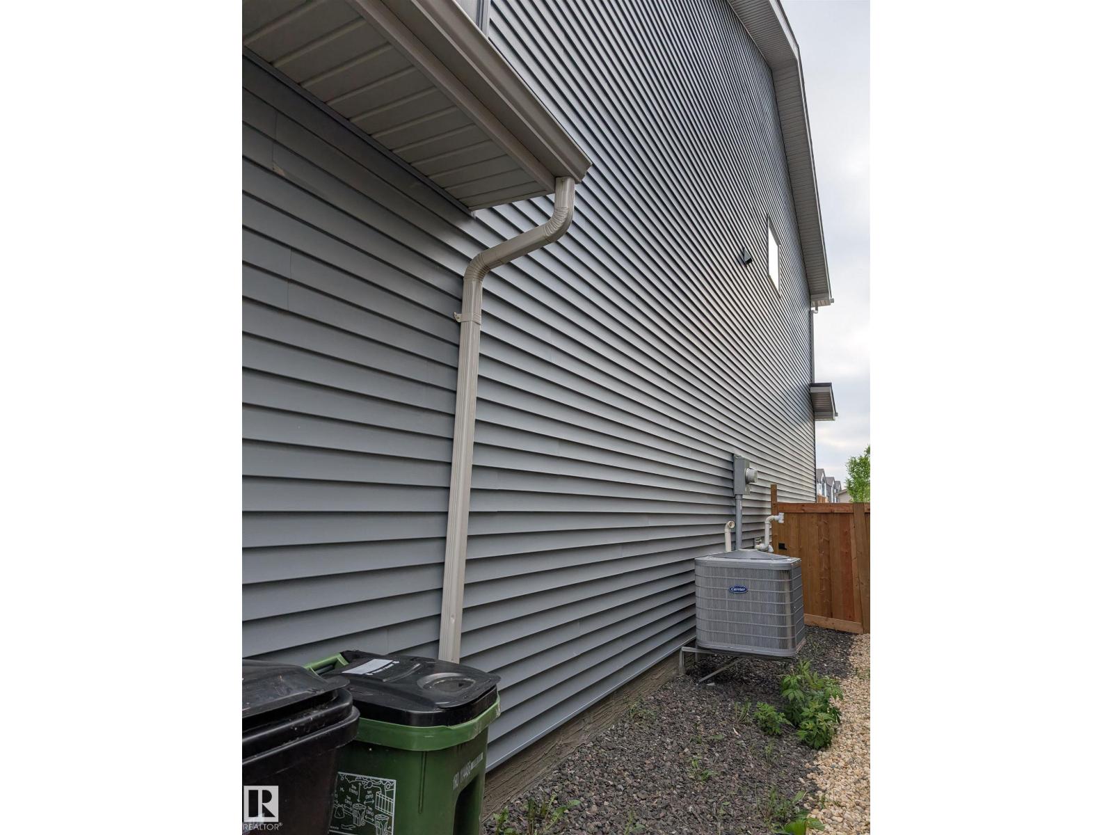 9240 224 ST NW - 29