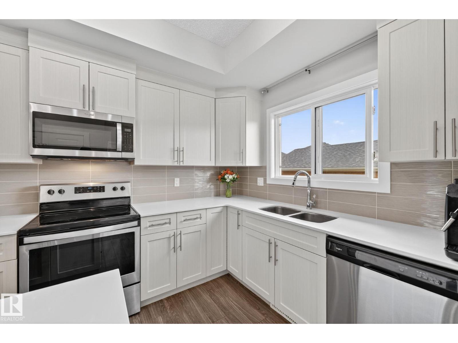 165 ROBINSON DR - 19