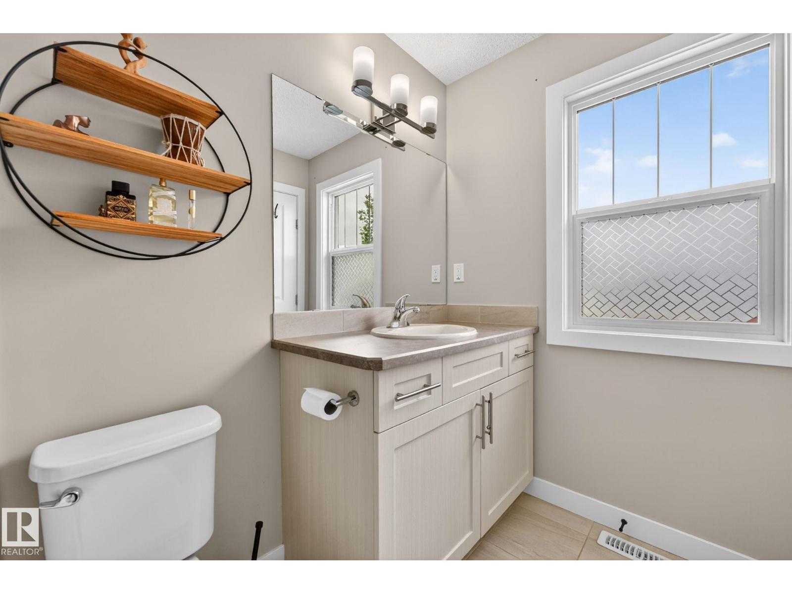 165 ROBINSON DR - 32