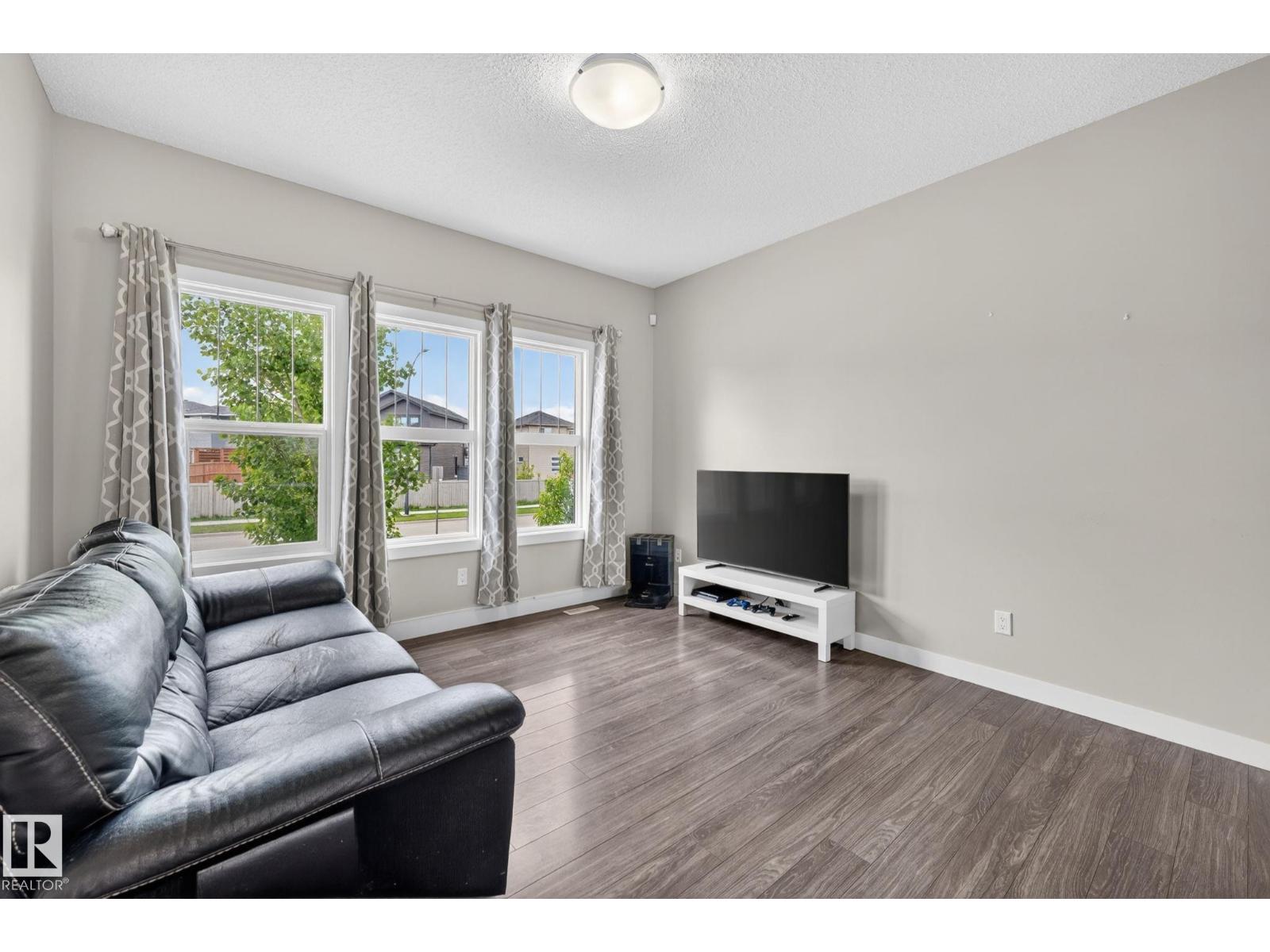 165 ROBINSON DR - 5