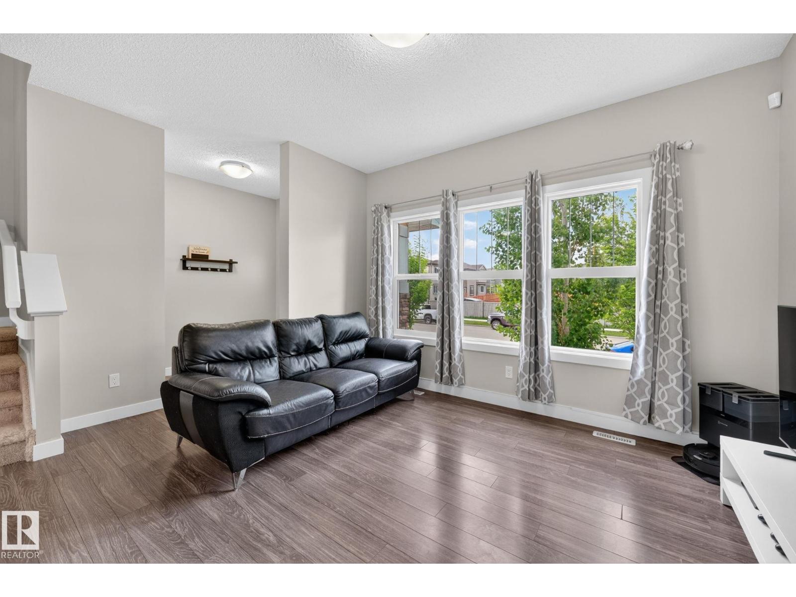 165 ROBINSON DR - 6