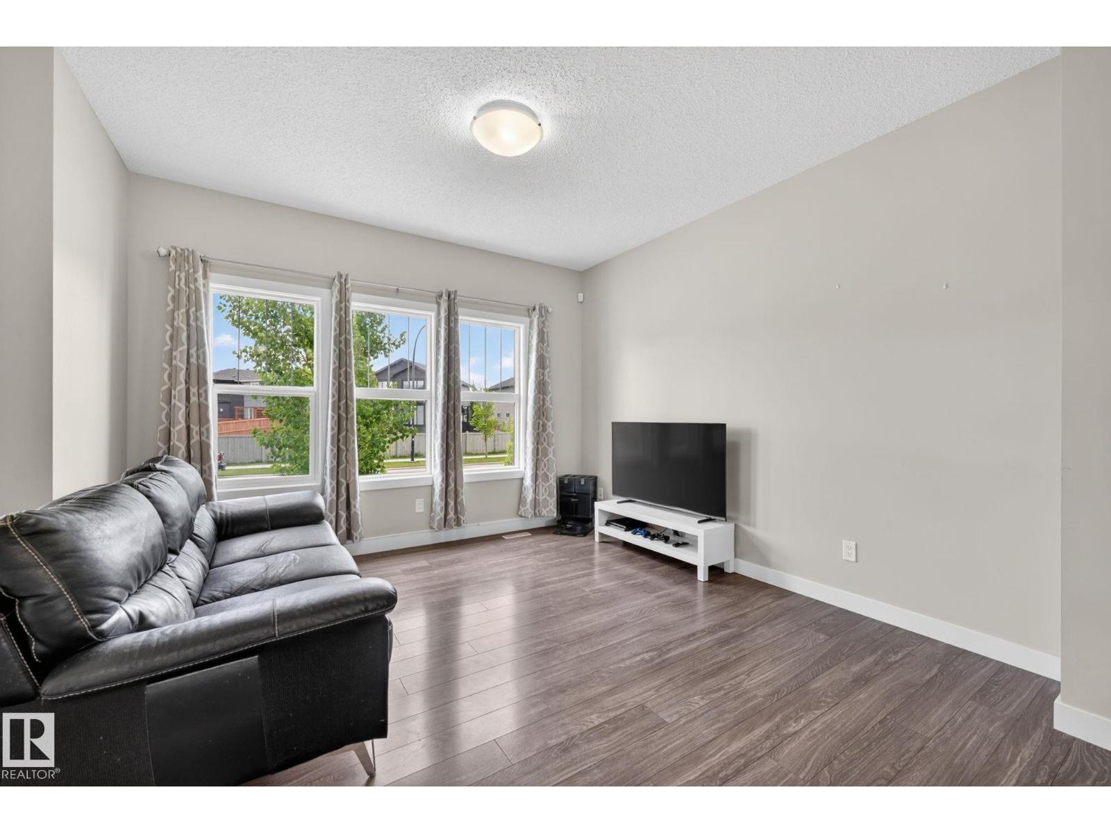 165 ROBINSON DR - 8