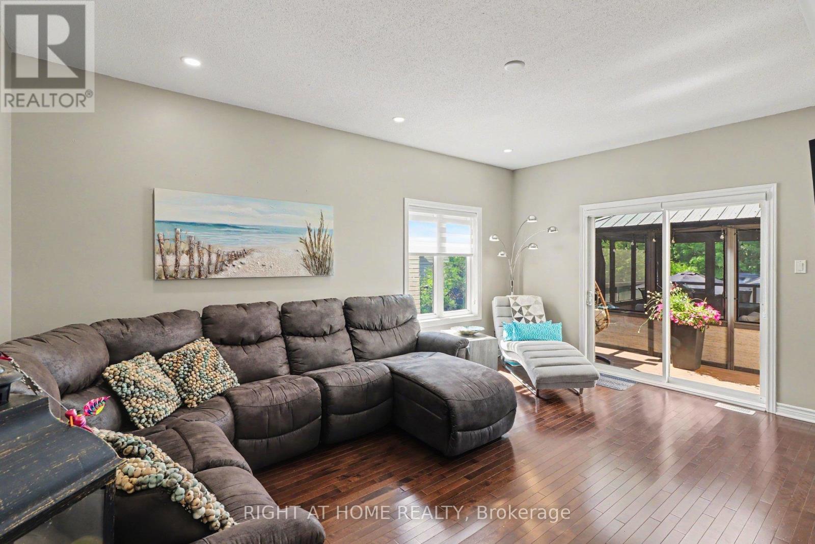 46 OASIS STREET - 9