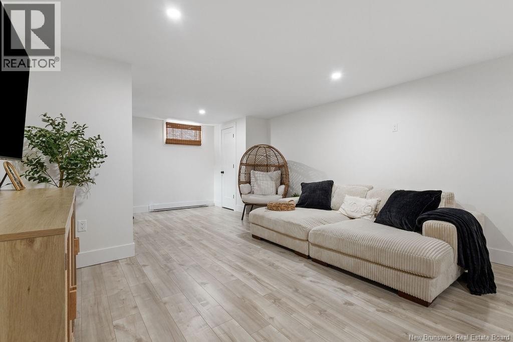 18 Golden Hawk Drive - 27