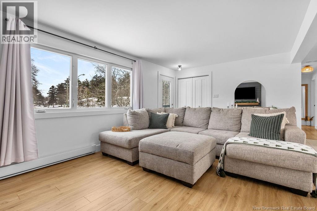 18 Golden Hawk Drive - 12