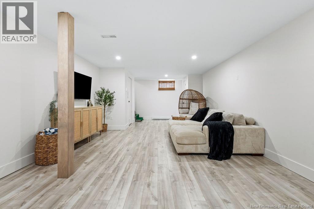 18 Golden Hawk Drive - 25