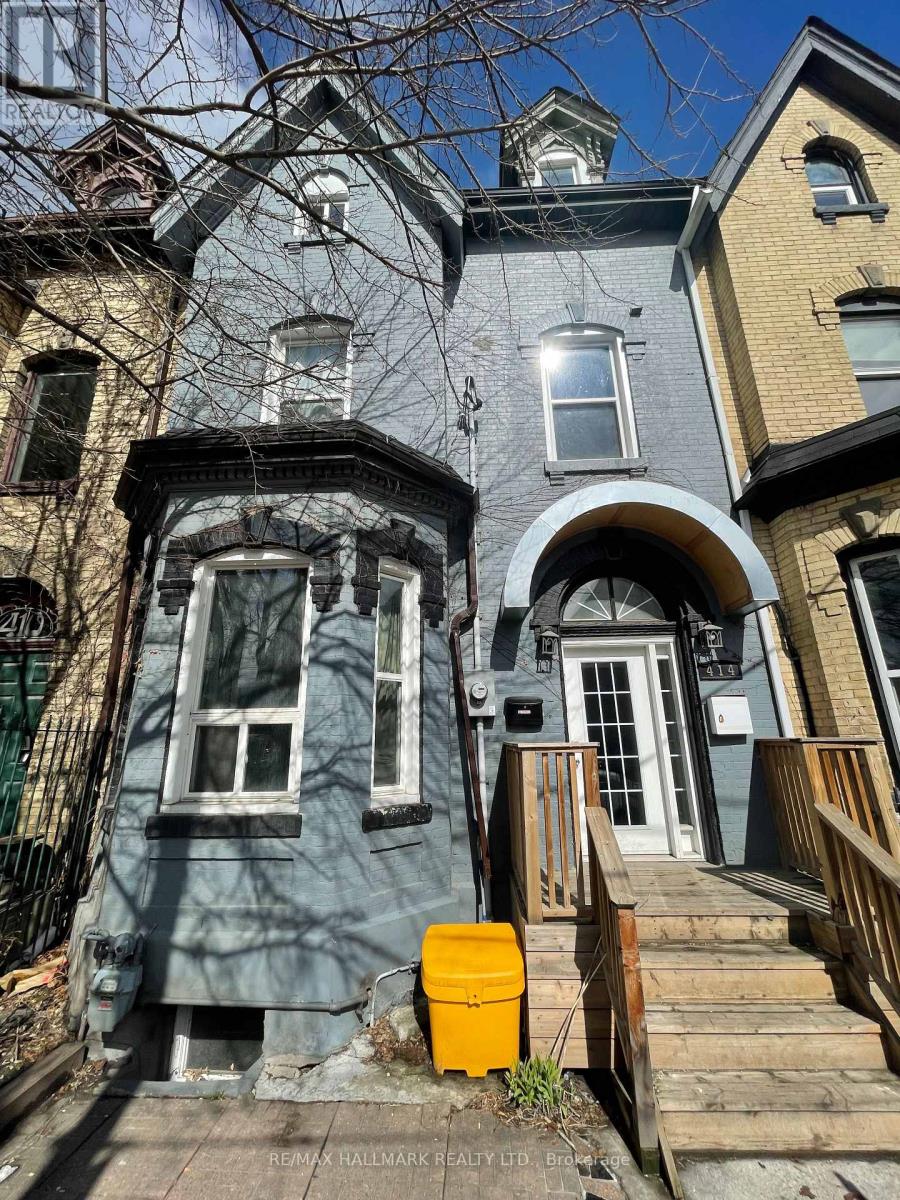 414 DUNDAS STREET E - 1