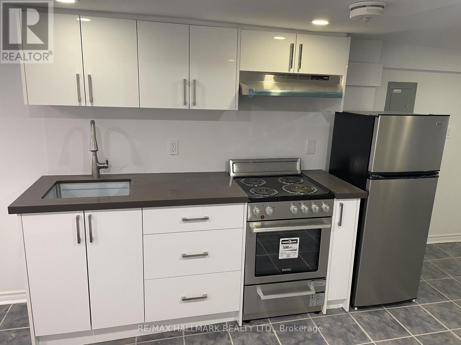 414 DUNDAS STREET E - 24