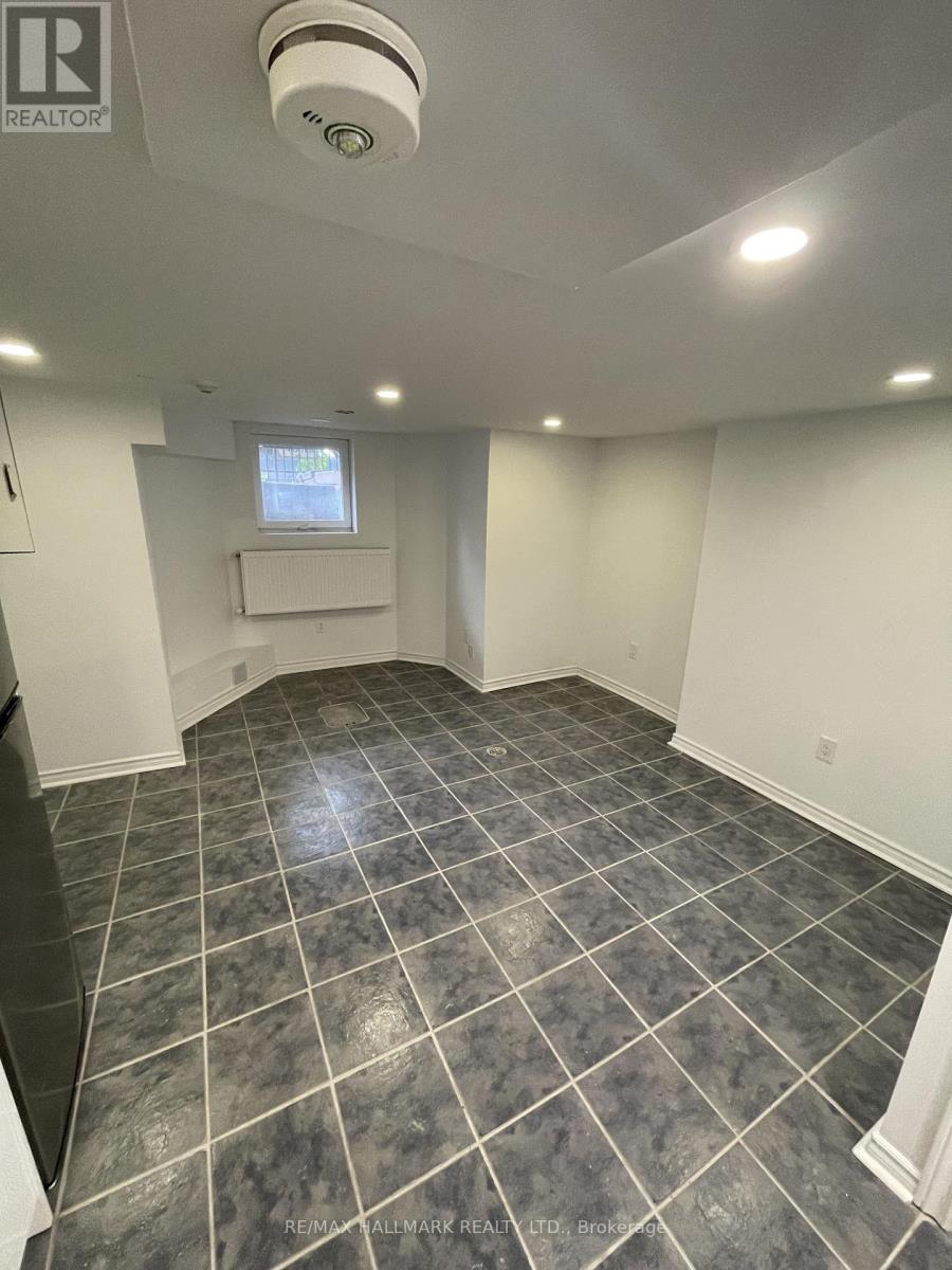 414 DUNDAS STREET E - 26