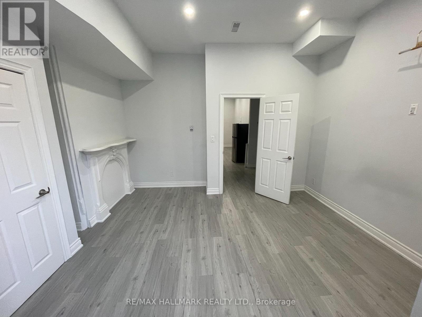 414 DUNDAS STREET E - 6