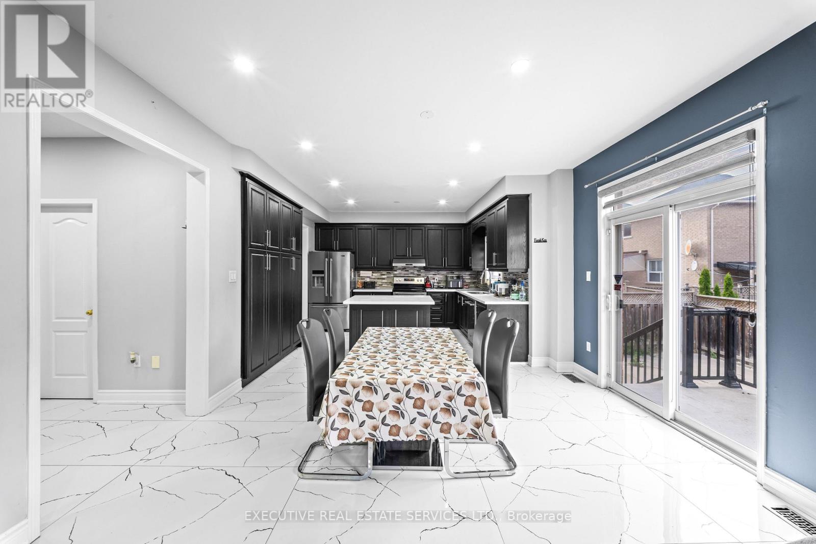 7 CHAPPARAL DRIVE - 15