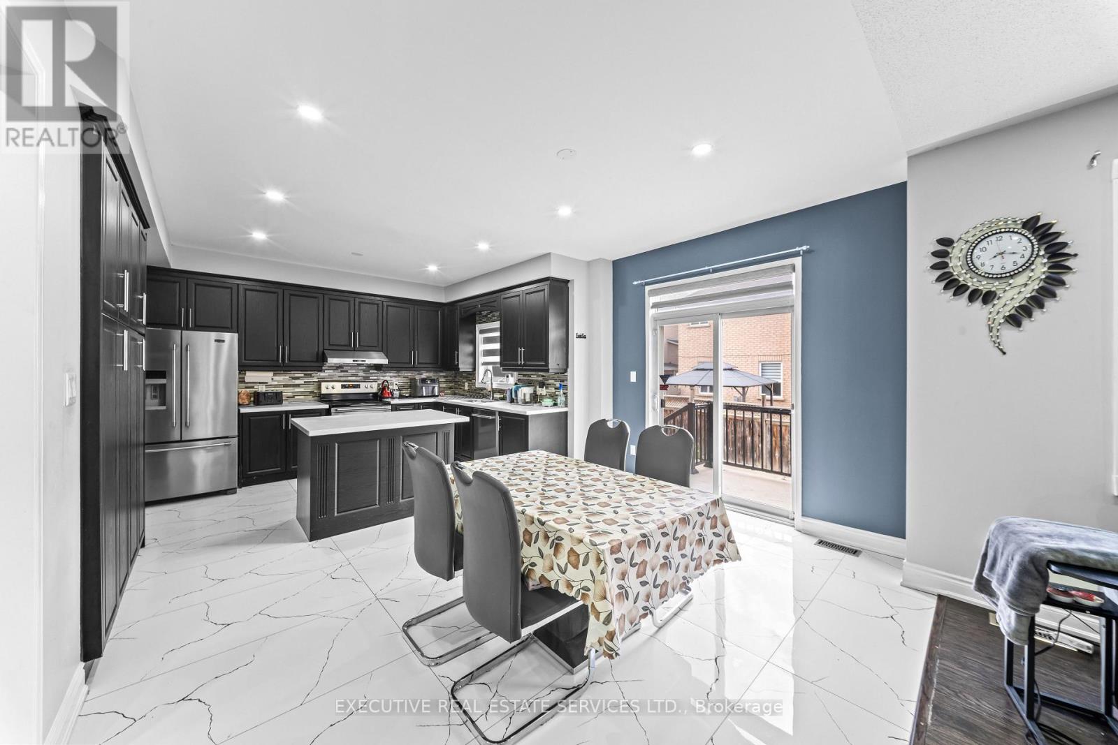 7 CHAPPARAL DRIVE - 16