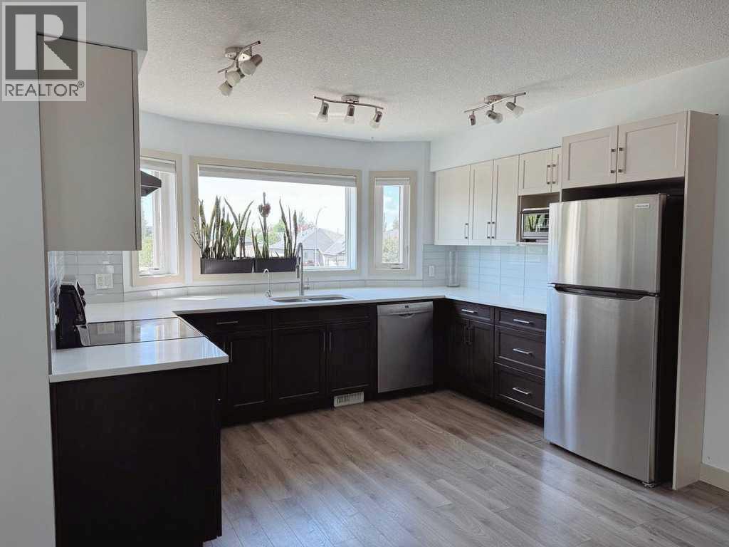 128 Strathcona Circle - photo 2