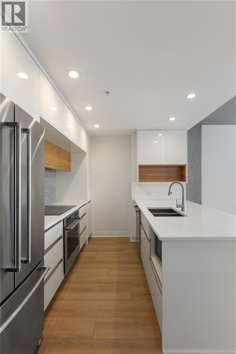 #713 989 Johnson St - 7