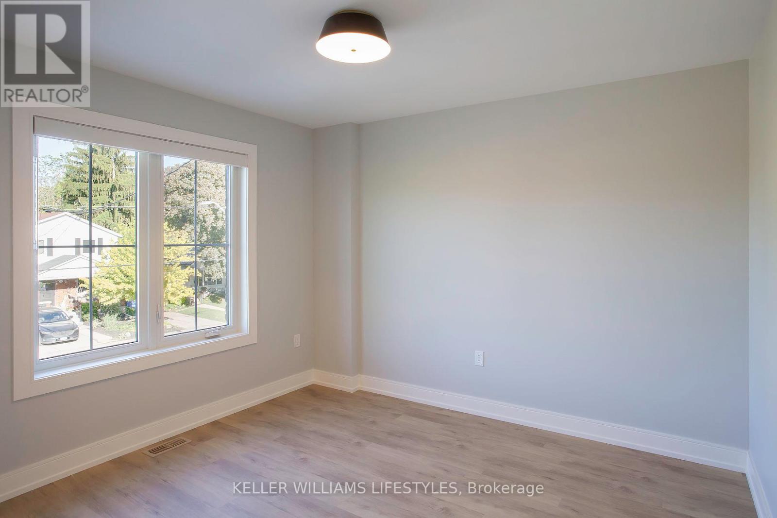 121 CATHCART STREET - 18