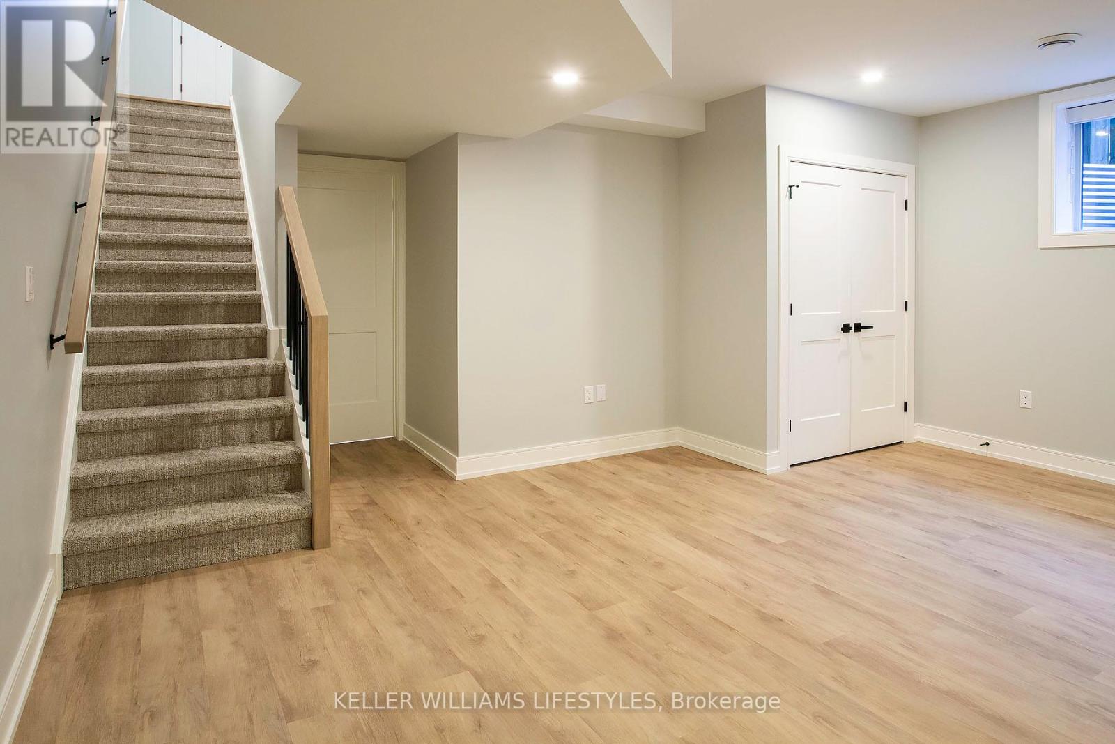 121 CATHCART STREET - 20